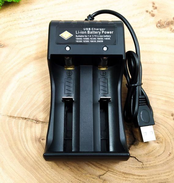 Зарядний пристрій для акумуляторів під 3.7 V USB(зас.тов.)