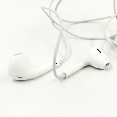 Навушники Apple EarPods Lightning з пультом керування