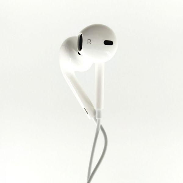 Наушники Apple EarPods Lightning