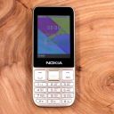 Кнопковий мобільний телефон у металевому корпусі Nokia C5-00 (2021) Gold