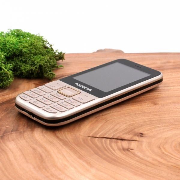 Кнопковий мобільний телефон у металевому корпусі Nokia C5-00 (2021) Gold