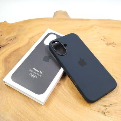 Чохол  Silicone Case with MagSafe для iPhone 16 Black