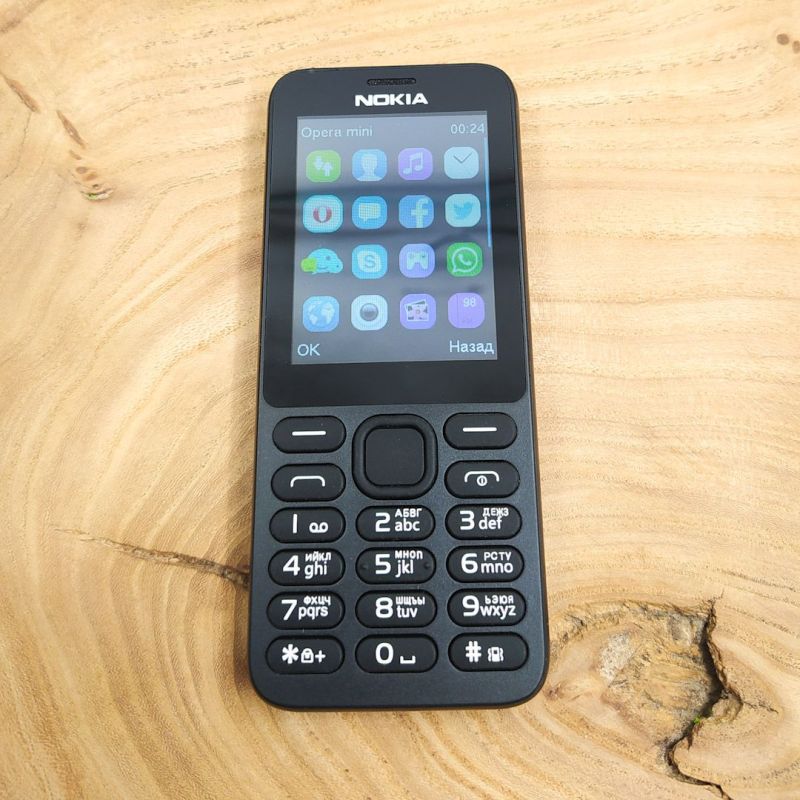 Кнопковий телефон Nokia 215 (2G) Black