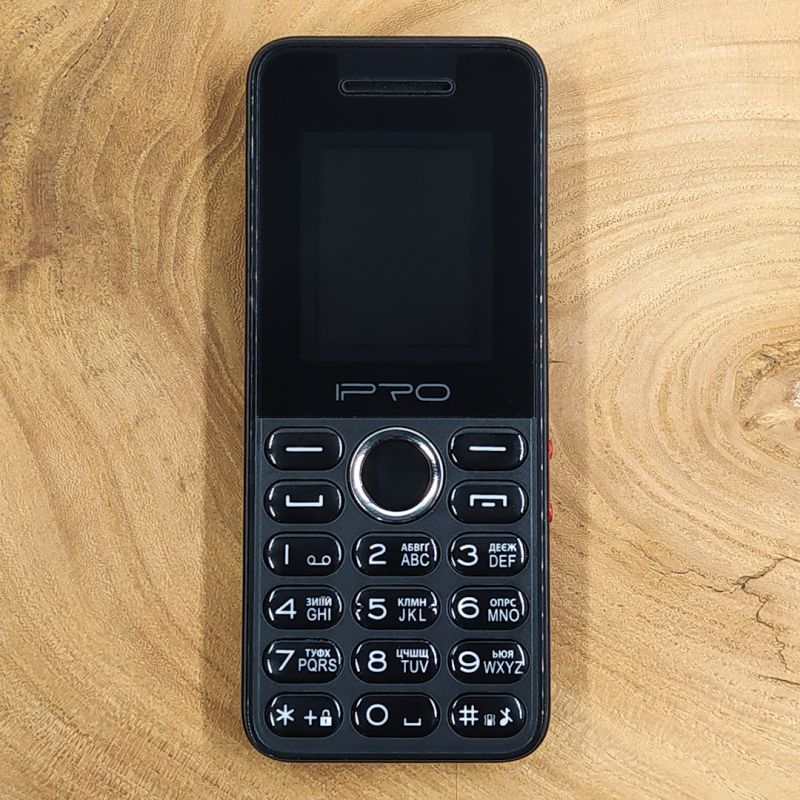 Кнопковий мобільний телефон iPro A36 3 sim card