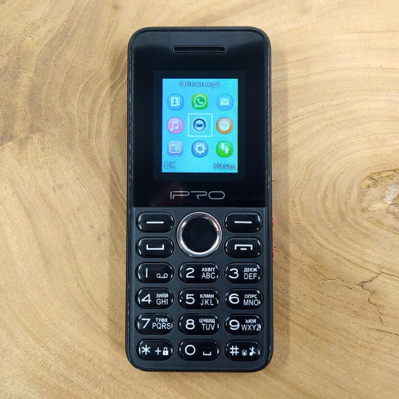Кнопковий мобільний телефон iPro A36 3 sim card