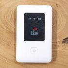 Мобільний 4G LTE Wi-Fi роутер із LCD-дисплеєм 2100 mAh
