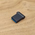 USB-флешка Flash Drive Samsung SuperSlim Metal 16 GB