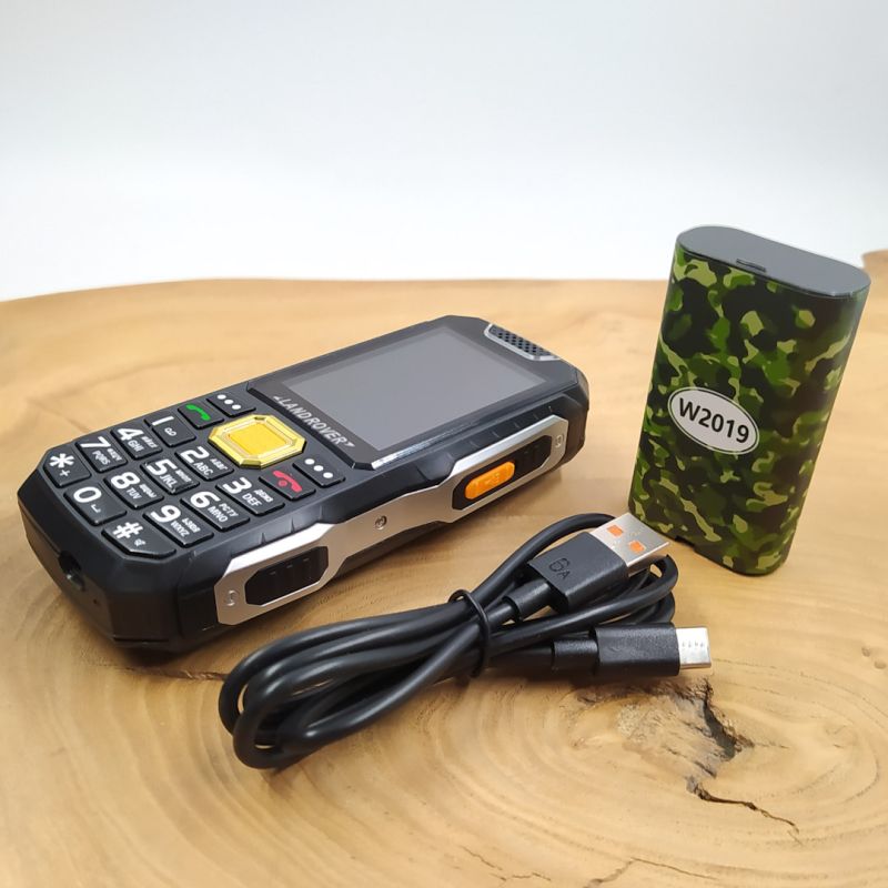 Кнопковий протиударний телефон Land Rover W2019 Black (13800mAh, Type-C)