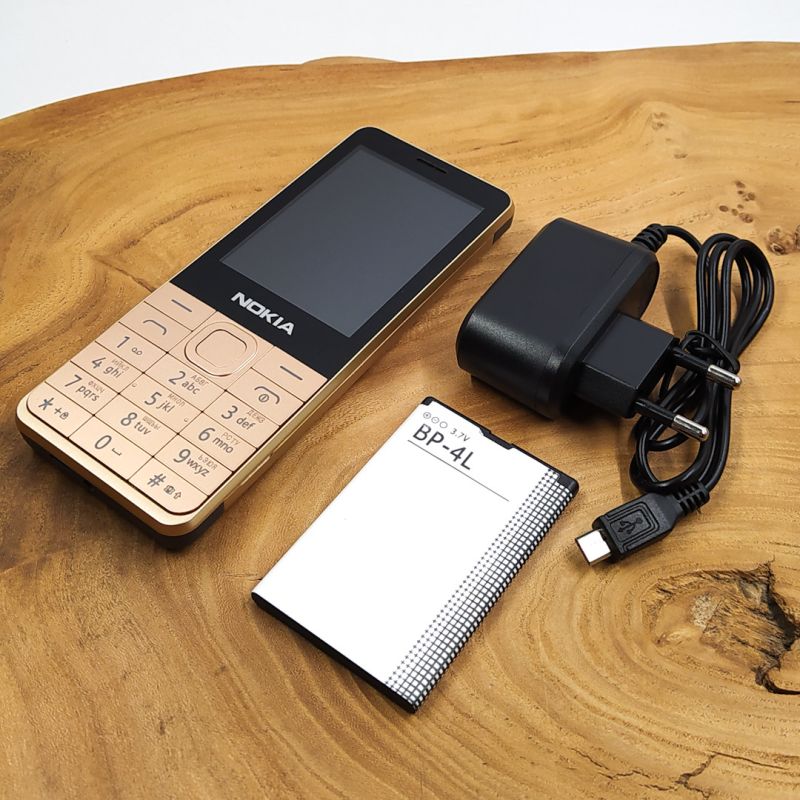 Кнопковий мобільний телефон Nokia 230 (2G) Gold