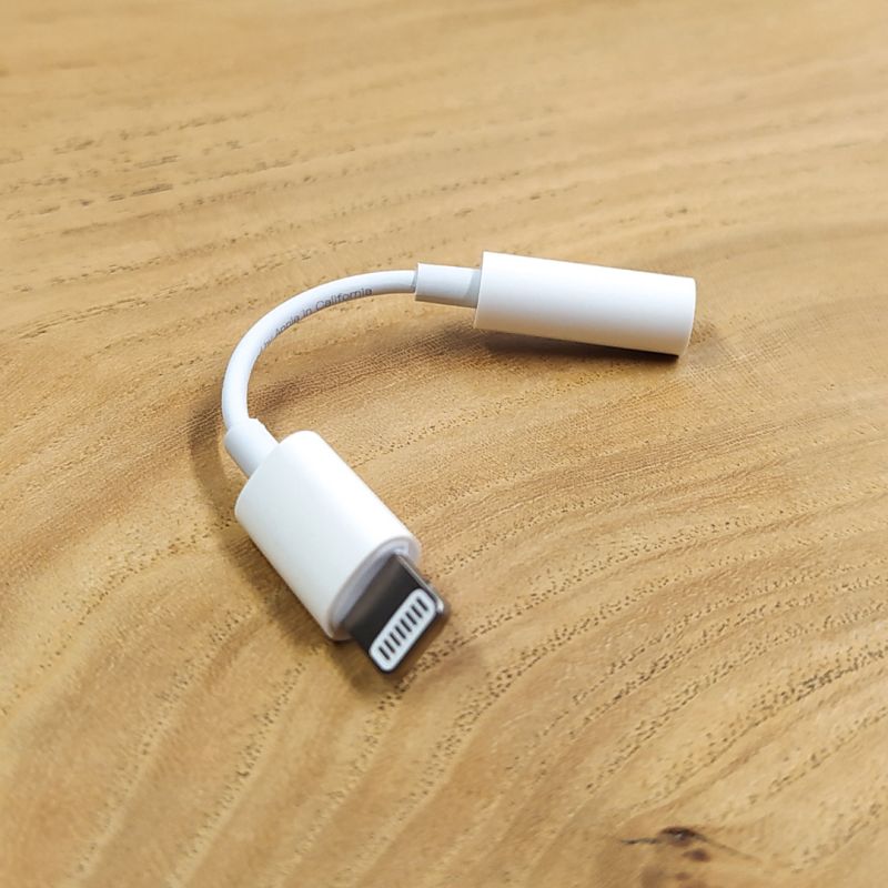 Адаптер Apple Lightning to 3.5 mm Headphone Jack Adapter White